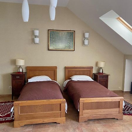 Classic Car Museum Apartment Riga Luaran gambar