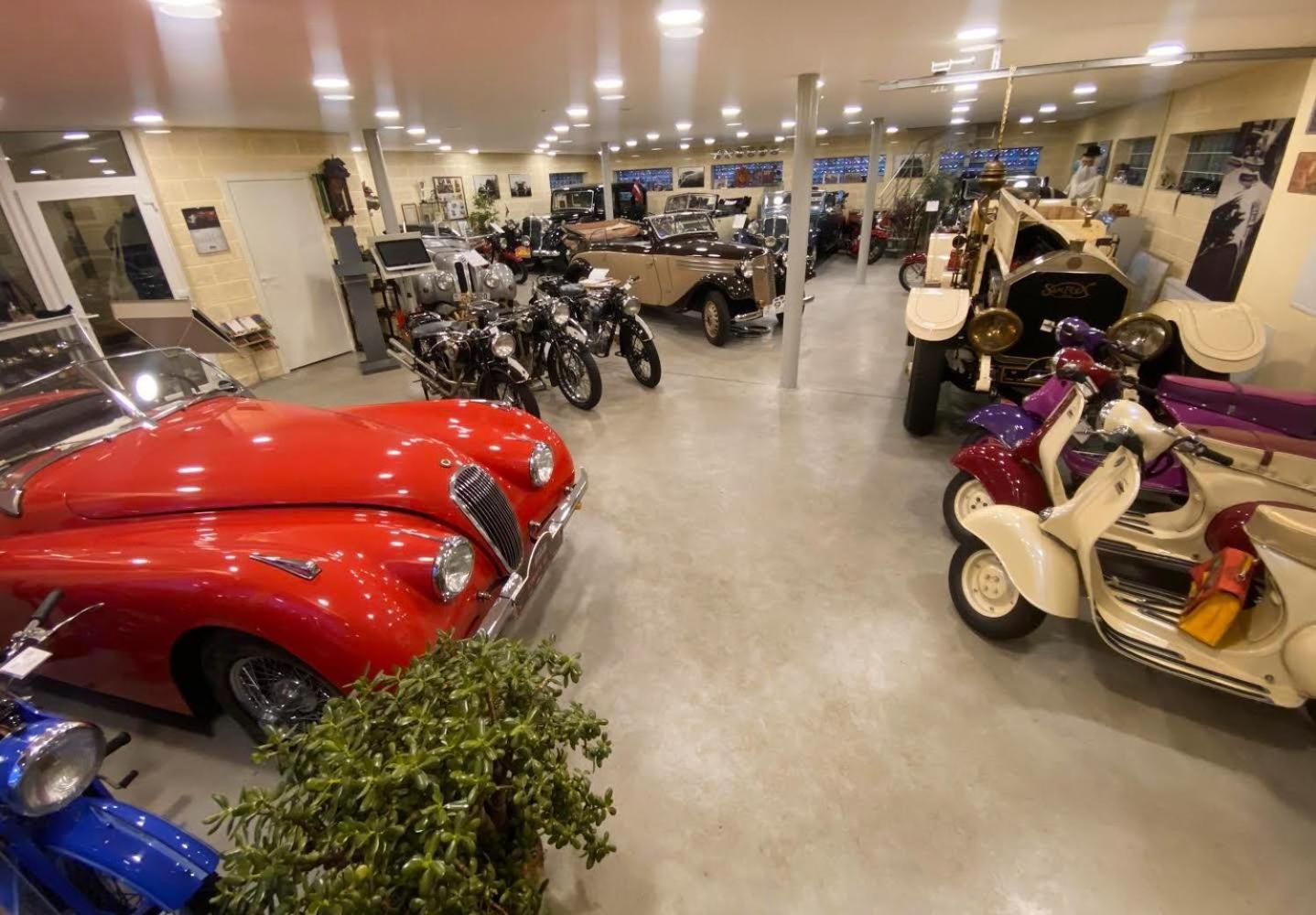 Classic Car Museum Apartment Riga Luaran gambar