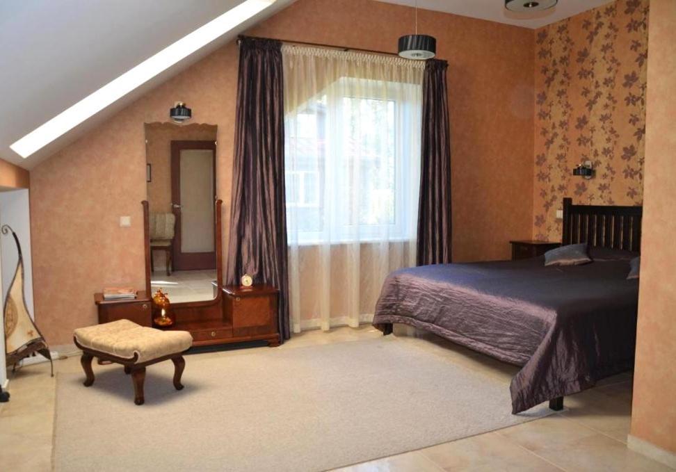Classic Car Museum Apartment Riga Luaran gambar